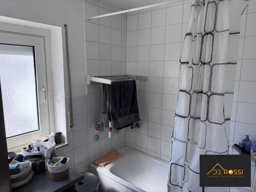 Tageslichtbad_Wanne - 2 Zimmer Etagenwohnung zur Miete in Nürnberg / Worzeldorf