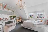 Schlafzimmer - 9 Zimmer Mehrfamilienhaus, Wohnhaus zum Kaufen in Bremen
