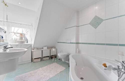 Badezimmer - Mehrfamilienhaus, Wohnhaus mit 290,10 m² in Bremen zum Kaufen
