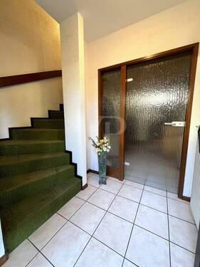 Eingangsbereich - 7 Zimmer Einfamilienhaus zum Kaufen in Hofheim am Taunus / Marxheim