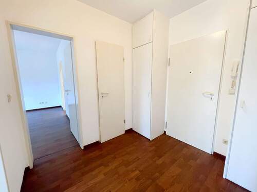 Eingangsbereich - 2 Zimmer Etagenwohnung zur Miete in Krefeld
