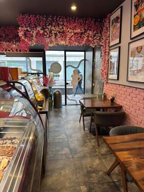 Ladenfläche vorne.jpeg - Gewerbeobjekt (Büro, Produktion, Verkauf) in Bielefeld zum Kaufen