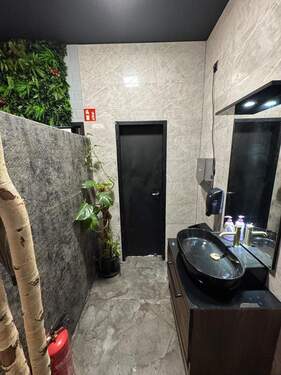 Eingang zum Badezimmer.jpeg - 