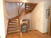 Treppe zum Keller u. Obergeschoss - 