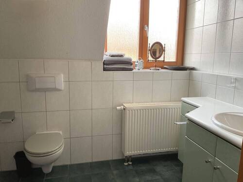 ... mit Tageslicht und Fensterlüftung - 