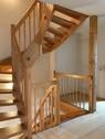 Treppenaufgang zum Studio im Dachgeschoss - Ausbaureserve - 