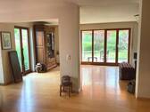 geräumiges Wohnzimmer mit... - 