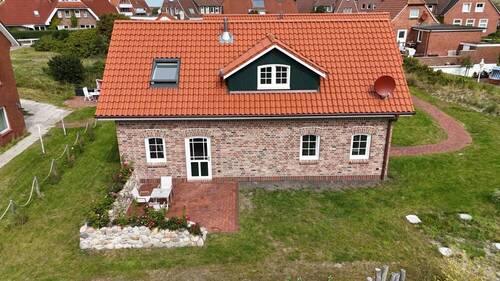 Außenansicht (Südansicht mit Terrasse) - 