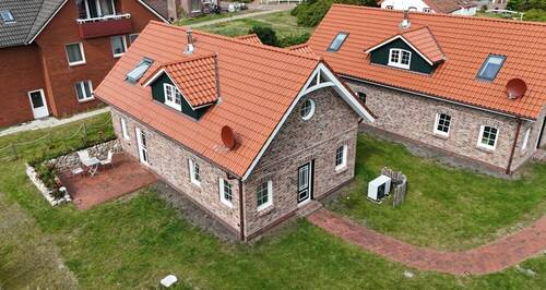 Außenansicht (Südost-Ansicht) - 4 Zimmer Mehrfamilienhaus, Wohnhaus in Baltrum