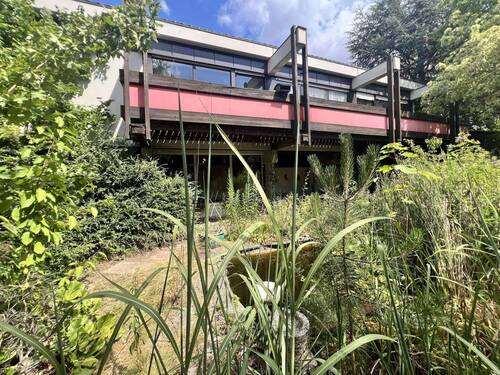 Bemerkenswertes Einfamilienhaus - Bemerkenswertes Wohnhaus mit Garage auf idyllischem Grundstück