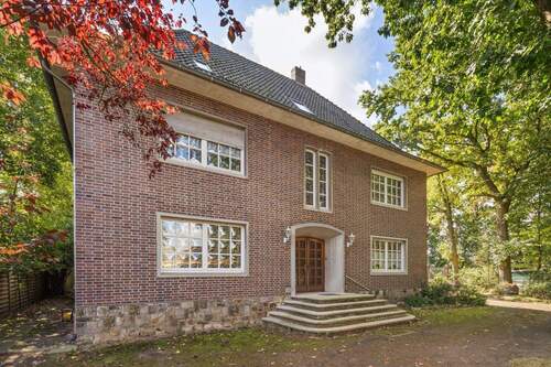 Hauseingang - Mehrfamilienhaus, Wohnhaus mit 330,00 m² in Haselünne zum Kaufen