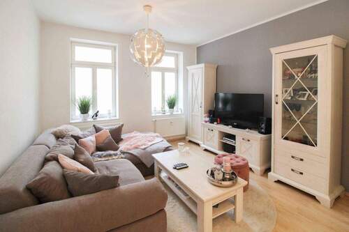 Wohnzimmer (2) - Vermietete: 2-Zimmer mit Balkon in Leipzig-Leutzsch - Erdgeschoss