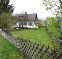 Freistehendes Einfamilienhaus in ruhiger, zentrumsnaher Lage mit schönem Grundstück und Garage - Aldingen