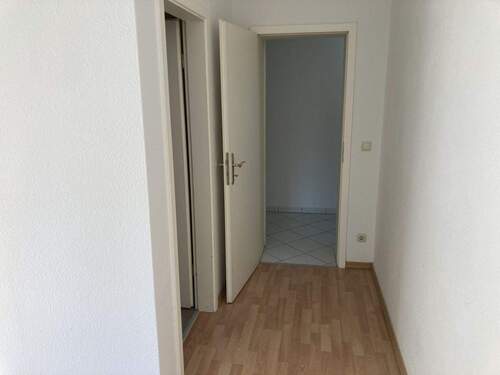 Flur - 2 Zimmer Etagenwohnung in Zwickau