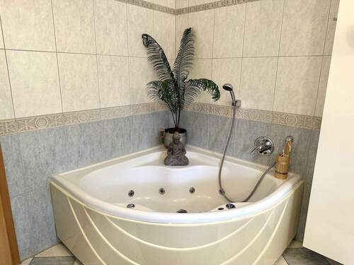 Badewanne im Tageslichtbad - 