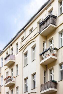 Fassade - 4 Zimmer Etagenwohnung in Berlin