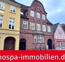 Denkmalgeschütztes Mehrfamilienhaus - mit 6 Wohneinheiten, 2 Garagen und 2 PKW-Stellplätzen - Flensburg Altstadt