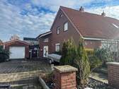 Garage / Hausansicht - 