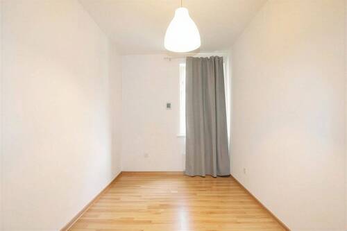 Zimmer 1 - 