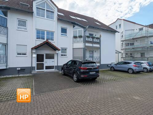 Vorderansicht links - Reserviert! Schöne, moderne 2 Zimmer-Küche-Bad-Balkon Wohnung in Ruchheim mit Stellplatz