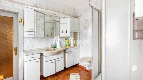 1. OG Badezimmer 1 - 