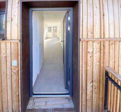 Eingang OG - 1 Zimmer Mehrfamilienhaus, Wohnhaus zum Kaufen in Ruhmannsfelden