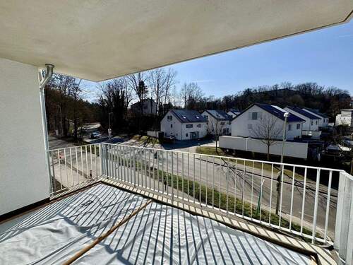 Blick - 2 Zimmer Etagenwohnung zur Miete in Kaiserslautern