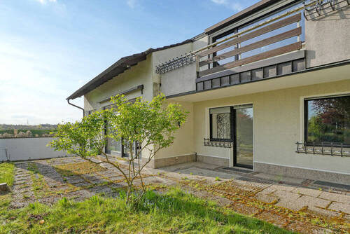 Terrasse vor dem Wohn- und Essbereich - Mehrfamilienhaus, Wohnhaus mit 243,00 m&sup2; in Bochum zum Kaufen