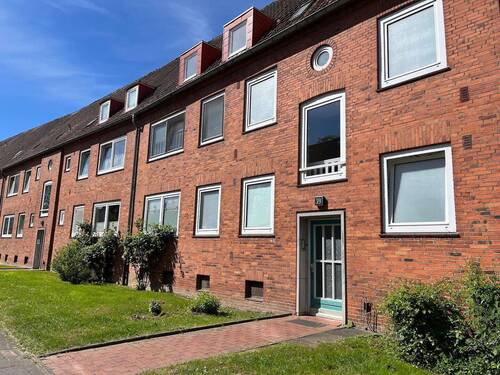 Hausansicht - Dachgeschosswohnung in verkehrsberuhigter Lage