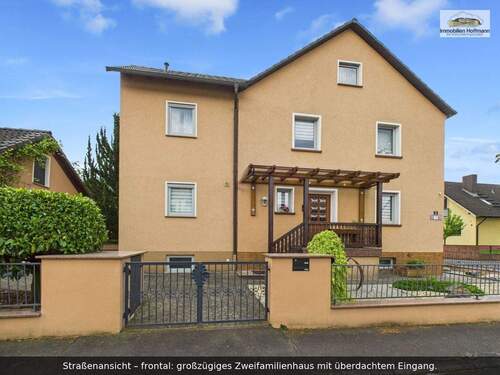 03_Strassenansicht_frontal - 8 Zimmer Mehrfamilienhaus, Wohnhaus in Hösbach