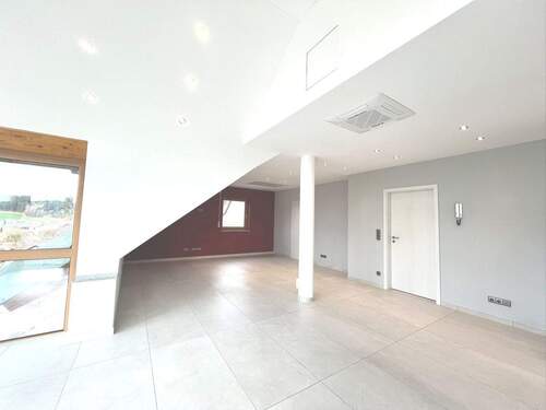 heller Wohn- und Essbereich - aktueller Zustand - Etagenwohnung mit 83,30 m&sup2; in Wald zum Kaufen