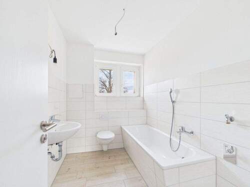 Bad - 2 Zimmer Etagenwohnung zur Miete in Chemnitz