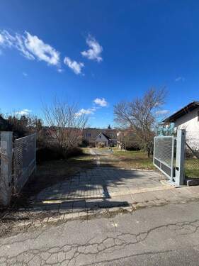 Einfahrt Grundstück - 