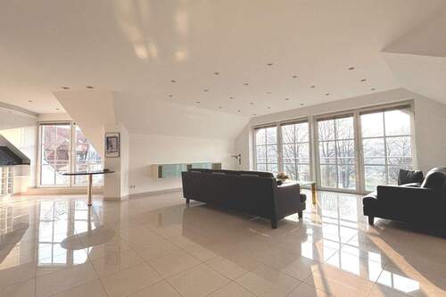 Wohnzimmer - Etagenwohnung mit 177,00 m&sup2; in Lübeck zum Kaufen