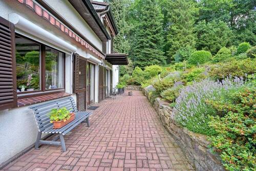 Terrasse vor dem Wohn- und Essbereich - 