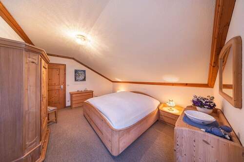 Schlafzimmer 1.jpg - 