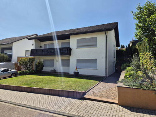 Außenansicht 6 - Vielseitiges Wohnhaus mit großem Wintergarten, Garage und Gartenparadies auf 708 m2