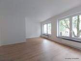 Wohnzimmer - 2 Zimmer Etagenwohnung zur Miete in Düsseldorf
