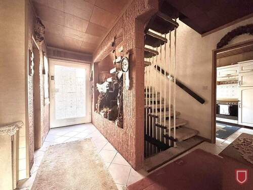 Flur/ Eingangsbereich - Reihenmittelhaus mit 106,00 m&sup2; in Vellmar zum Kaufen