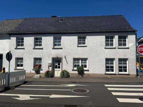 Bild1 - Wohn- und Geschäftshaus in zentraler Lage