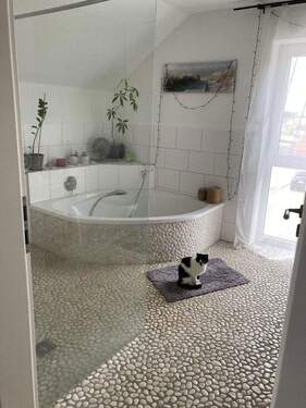 Bad mit offenem Duschbereich - 