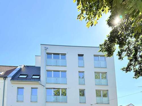 Straßenansicht - 5 Zimmer Etagenwohnung zum Kaufen in Leipzig