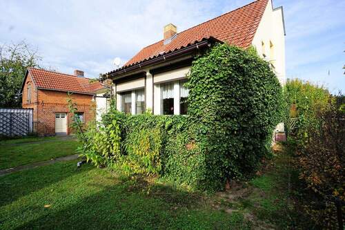 Innenhof (4).jpg - ein kleiner ehemaliger Bauernhof bzw. Gärtnerei in Dreetz bei Neustadt Dosse