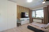 ...und zu einem etwas kleineren Zimmer ca. 15m². - 