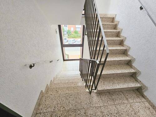 Treppenhaus.jpg - Etagenwohnung in Langenhagen zum Kaufen