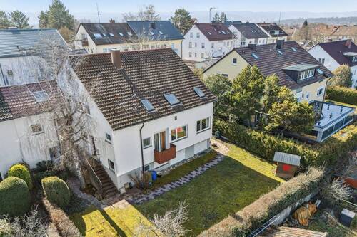 Außenbild - 9 Zimmer Mehrfamilienhaus, Wohnhaus zum Kaufen in Stuttgart
