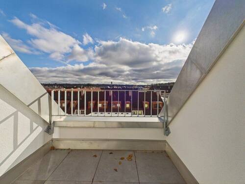 CAM01998G0-PR0169-STILL012 - 