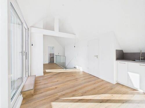 CAM01998G0-PR0169-STILL020 - 