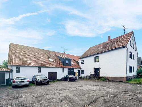 Außenansicht - Attraktives Wohnensemble mit zusätzlicher Halle und vielseitigem Potenzial!