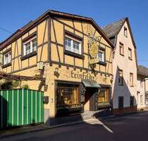 Einfamilienhaus mit Weinstube und Gästezimmern - Ellenz-Poltersdorf